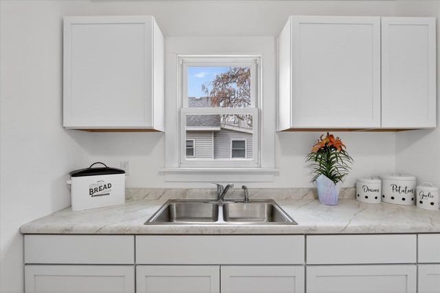 1423 Hull Avenue, Beloit, WI 53511