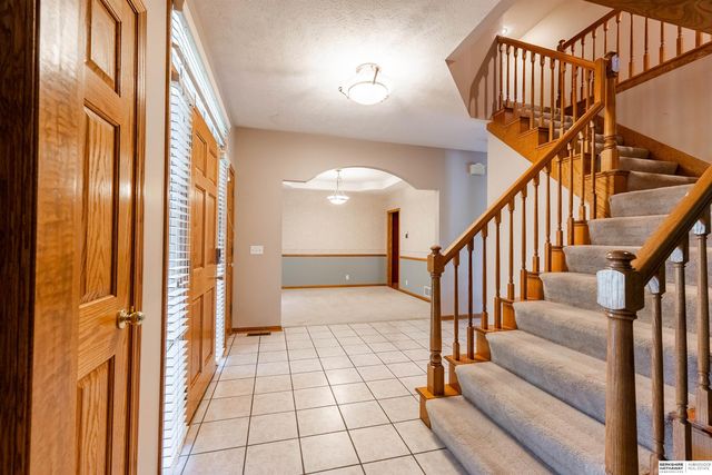 6157 S 178th Street, Omaha, NE 68135