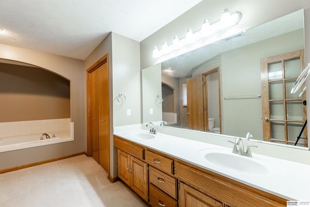6157 S 178th Street, Omaha, NE 68135