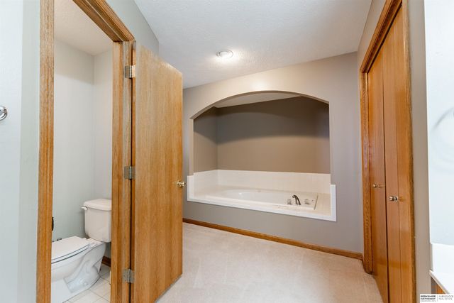 6157 S 178th Street, Omaha, NE 68135