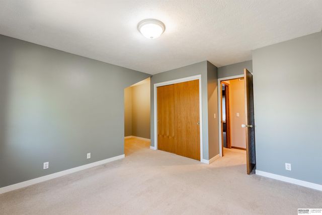 6157 S 178th Street, Omaha, NE 68135
