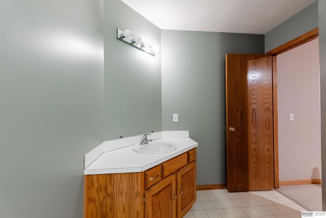 6157 S 178th Street, Omaha, NE 68135