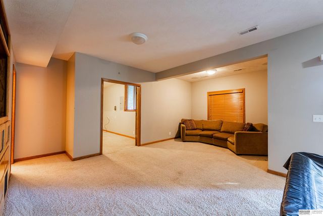 6157 S 178th Street, Omaha, NE 68135