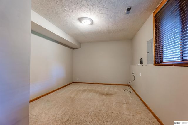 6157 S 178th Street, Omaha, NE 68135