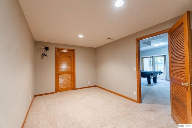 6157 S 178th Street, Omaha, NE 68135