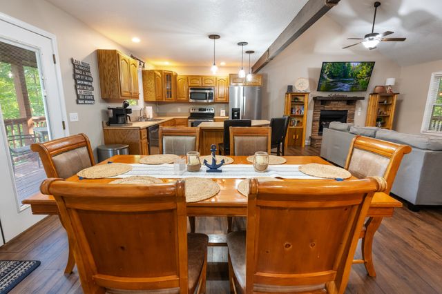 165 Kangaroo Ridge Rd, Byrdstown, TN 38549