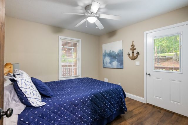 165 Kangaroo Ridge Rd, Byrdstown, TN 38549