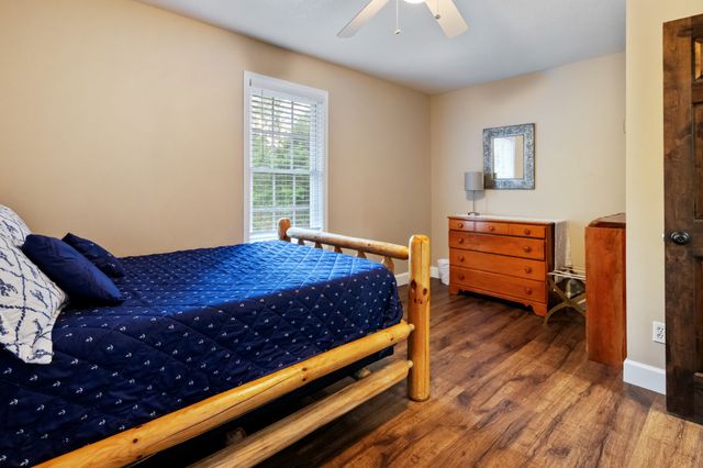 165 Kangaroo Ridge Rd, Byrdstown, TN 38549