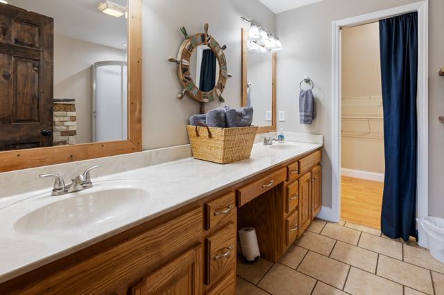 165 Kangaroo Ridge Rd, Byrdstown, TN 38549