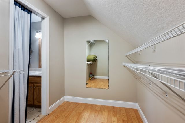 165 Kangaroo Ridge Rd, Byrdstown, TN 38549