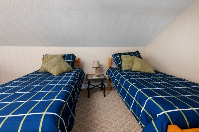 165 Kangaroo Ridge Rd, Byrdstown, TN 38549