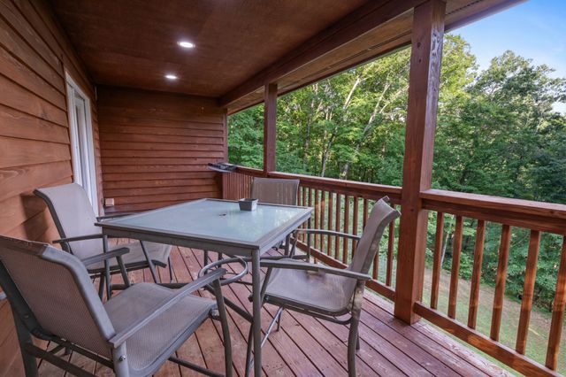 165 Kangaroo Ridge Rd, Byrdstown, TN 38549