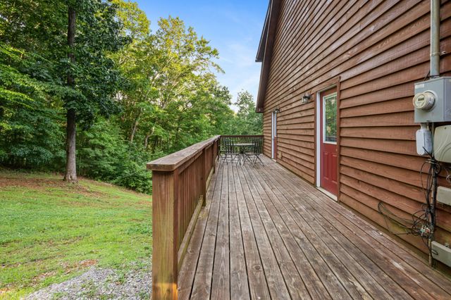 165 Kangaroo Ridge Rd, Byrdstown, TN 38549
