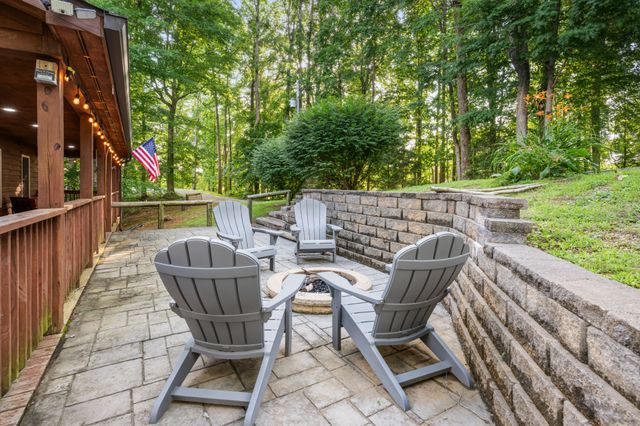 165 Kangaroo Ridge Rd, Byrdstown, TN 38549