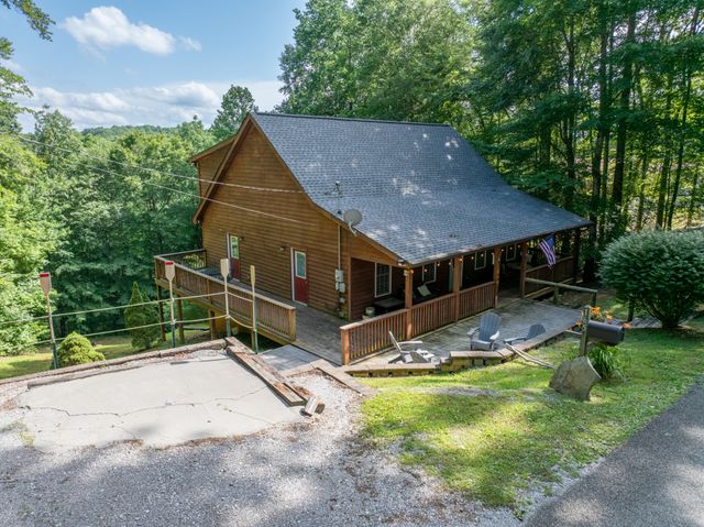 165 Kangaroo Ridge Rd, Byrdstown, TN 38549