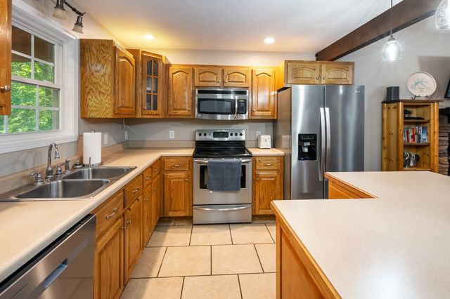 165 Kangaroo Ridge Rd, Byrdstown, TN 38549