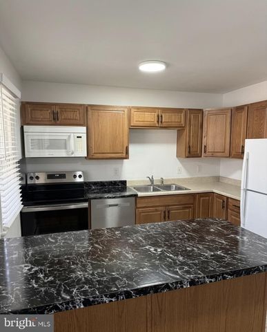 914 GARNET DR, Burlington, NJ 08016