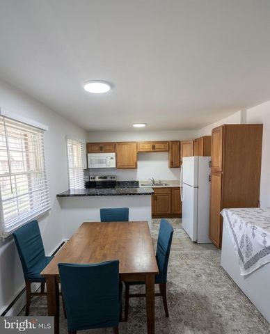 914 GARNET DR, Burlington, NJ 08016