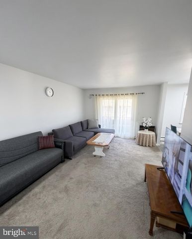 914 GARNET DR, Burlington, NJ 08016