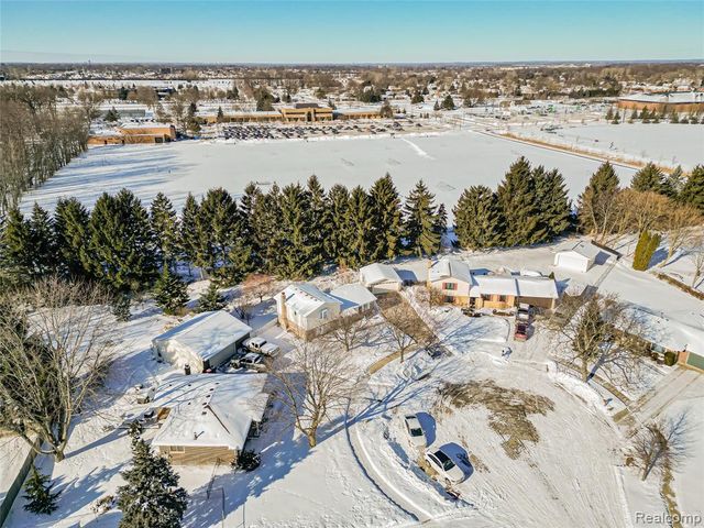 19202 Edward Court, Clinton Township, MI 48038