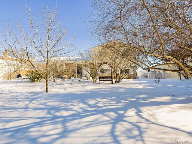 19202 Edward Court, Clinton Township, MI 48038