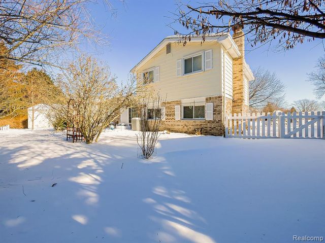 19202 Edward Court, Clinton Township, MI 48038