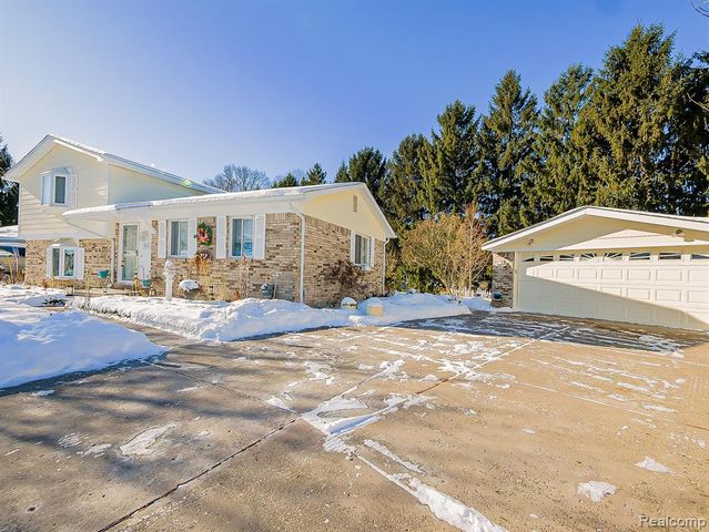 19202 Edward Court, Clinton Township, MI 48038