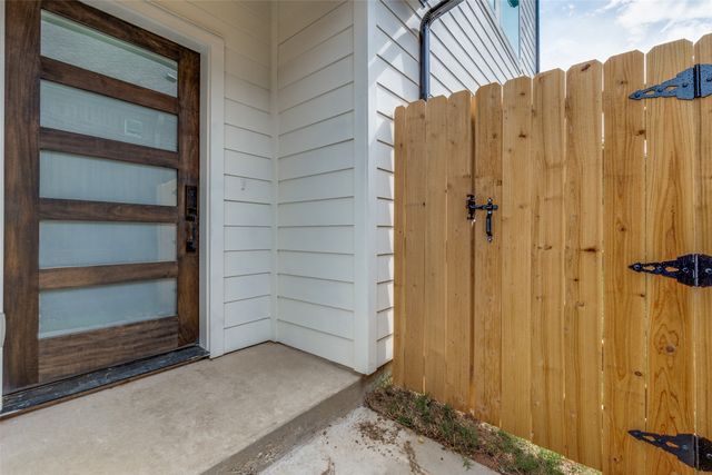 5704 Riverside Drive, Dallas, TX 75235