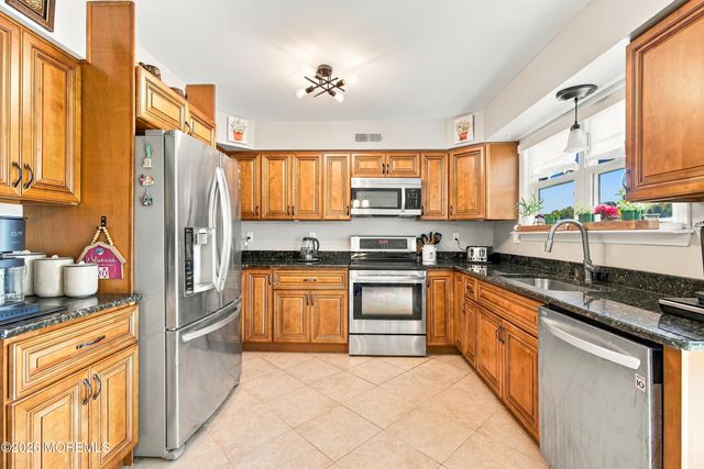 428 Andover Drive 428C, Monroe, NJ 08831