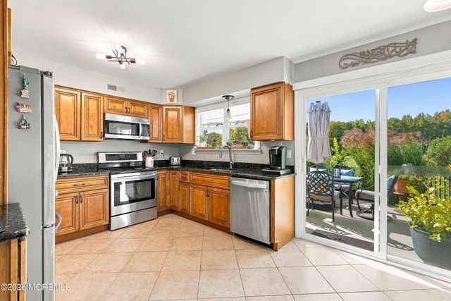 428 Andover Drive 428C, Monroe, NJ 08831