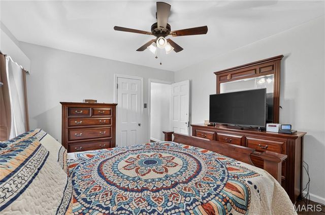 3234 Jasper Park, St Louis, MO 63139