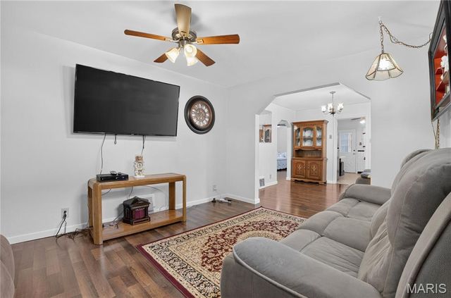 3234 Jasper Park, St Louis, MO 63139