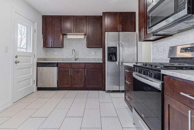 6925 Edgebrook Lane, Hanover Park, IL 60133