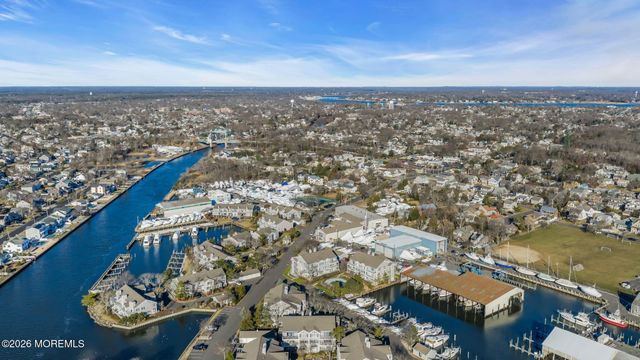 97 Bay Point Harbour, Point Pleasant, NJ 08742