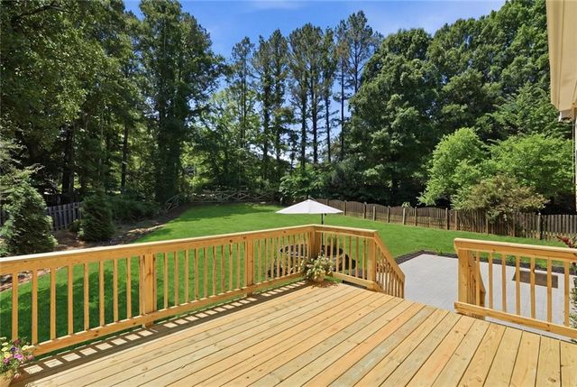102 Hearthstone Drive, Woodstock, GA 30189