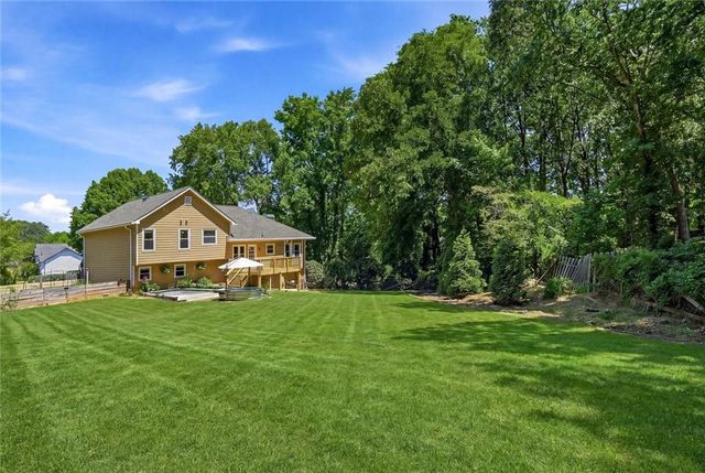 102 Hearthstone Drive, Woodstock, GA 30189