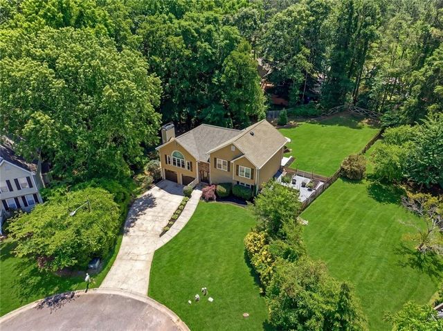 102 Hearthstone Drive, Woodstock, GA 30189