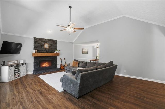 102 Hearthstone Drive, Woodstock, GA 30189