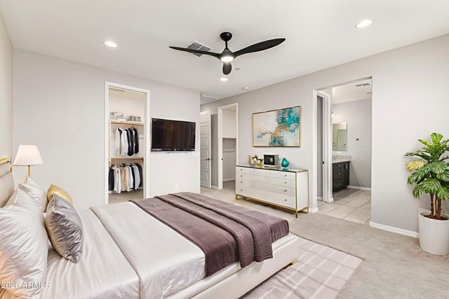 1970 W Desert Hollow Drive W, Phoenix, AZ 85085