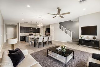 1970 W Desert Hollow Drive W, Phoenix, AZ 85085