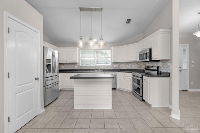 2081 Seagrape Dr, Navarre, FL 32566