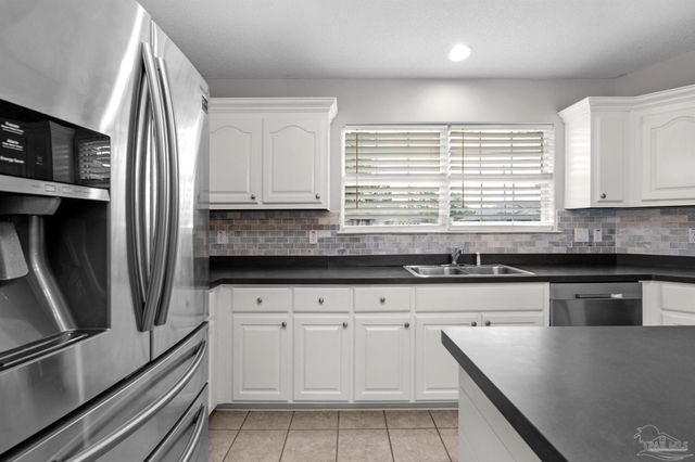 2081 Seagrape Dr, Navarre, FL 32566