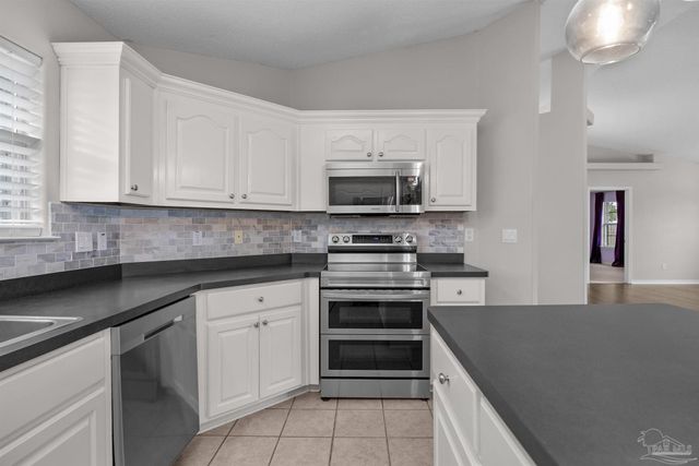 2081 Seagrape Dr, Navarre, FL 32566