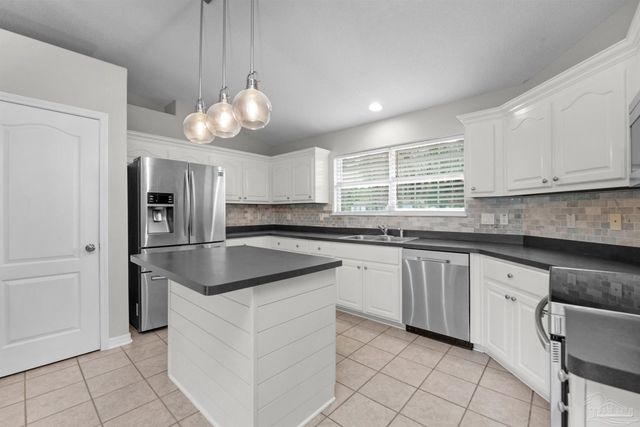 2081 Seagrape Dr, Navarre, FL 32566