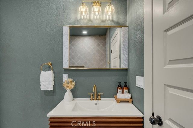 520 E 8th Street, Corona, CA 92879