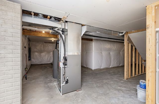 6557 NE 11th Court, Des Moines, IA 50313