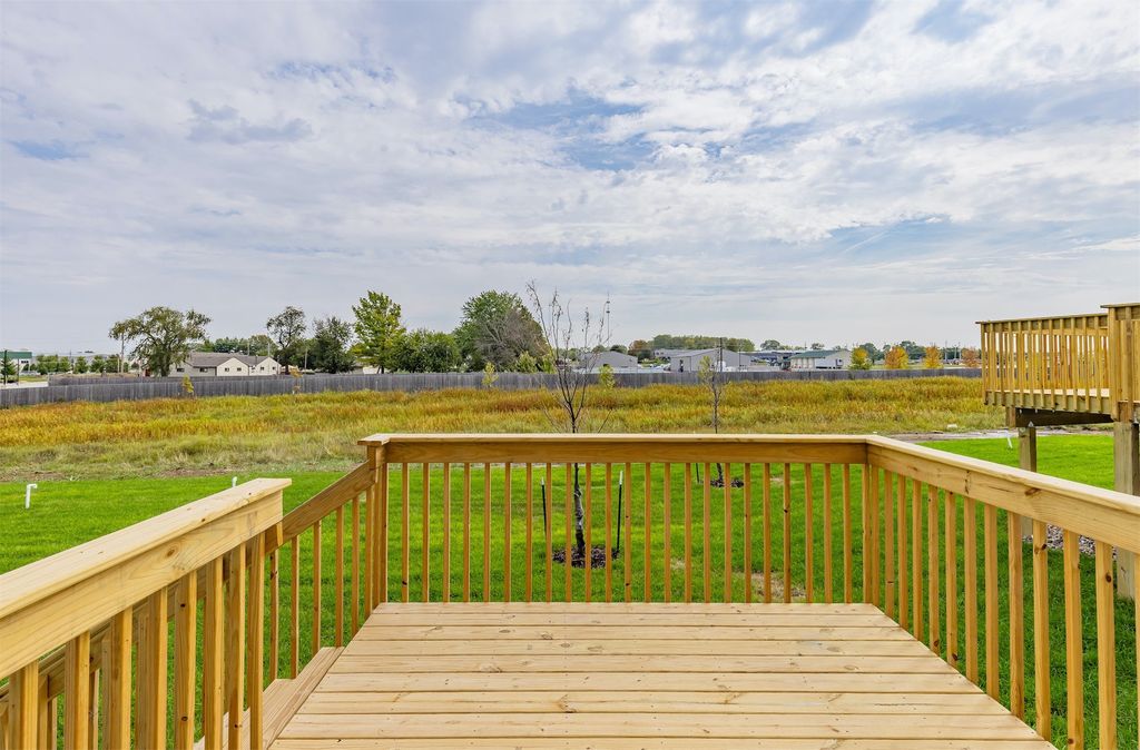 6557 NE 11th Court, Des Moines, IA 50313