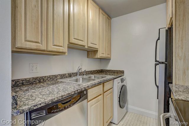 15 E Kirby Street 601, Detroit, MI 48202