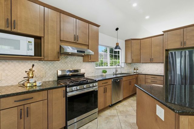 213 Rio Vista DR, Georgetown, TX 78626