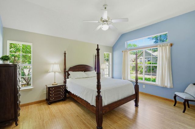 213 Rio Vista DR, Georgetown, TX 78626